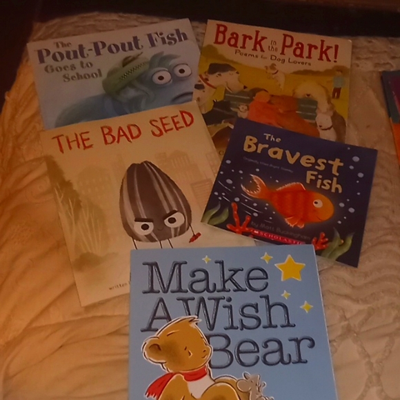 Scholastic Bundle of 5 Storybooks - Picture 1 of 12